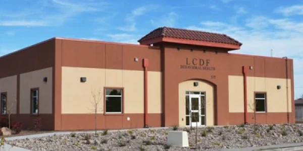 La Clinica De Familia 535 South Miranda